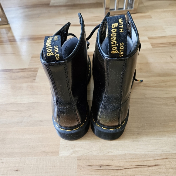 Dr. Martens boots - Picture 2 of 5